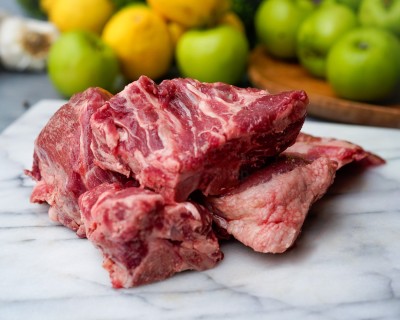 Свинина на кости охлаждённая 1 кг - купить в Сухоньком